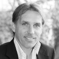 Олег Корнаухов